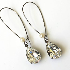 Handcrafted Crystal Teardrop Earrings, Clear Teardrop Earrings, Art Deco Earrings, Small Crystal Earrings, Bride Earrings, Gift for Her