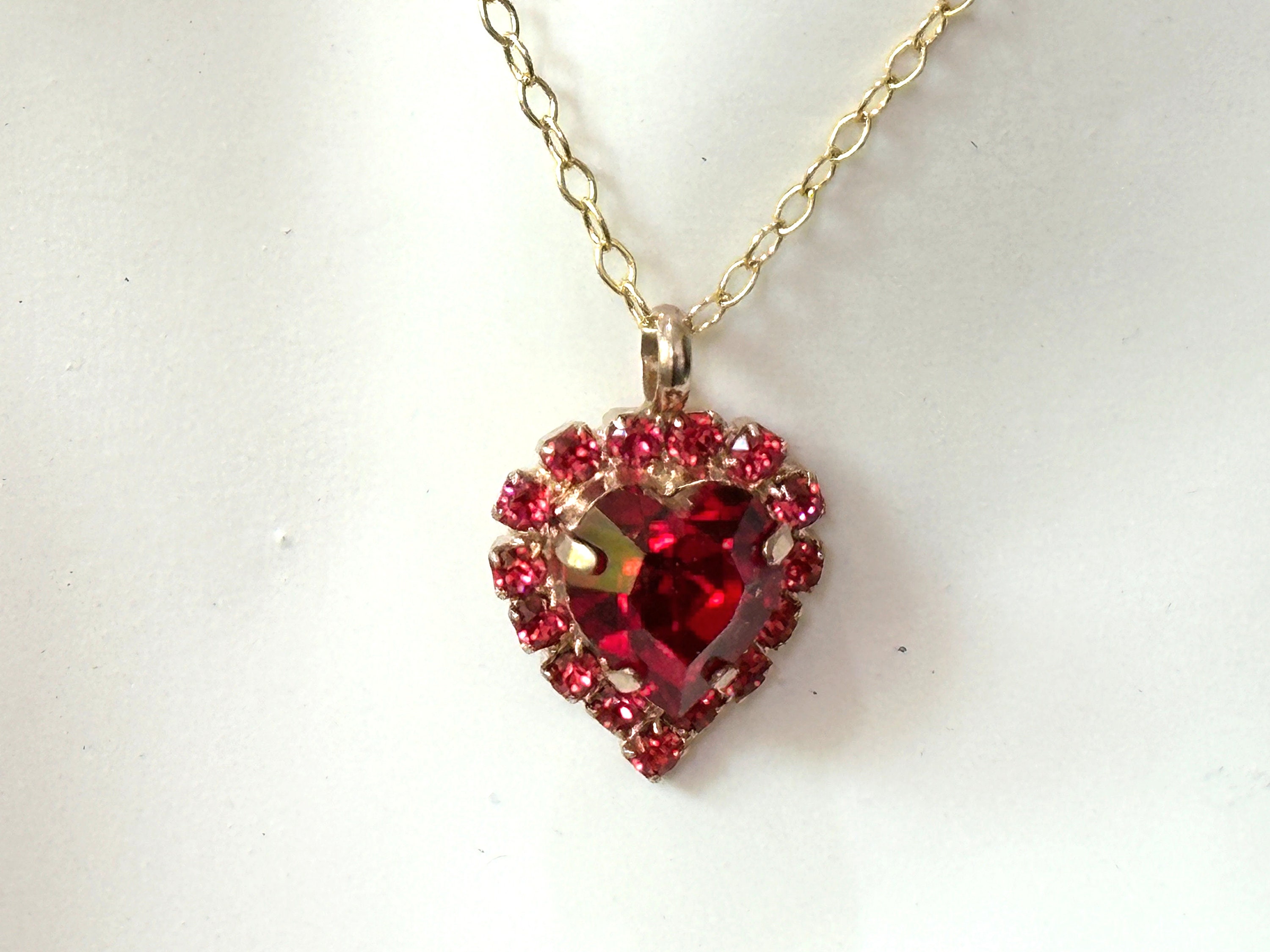 ネックレス・ペンダント [KINDABABY] red heart point crystal necklace 61vYREzRi-L._UY1000_.jpg