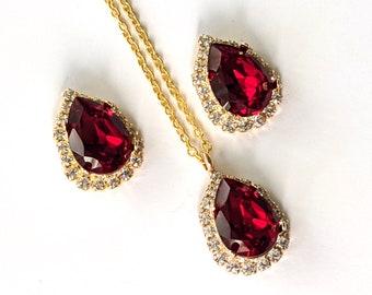 Statement Style Red Crystal Jewelry Set, Bridal Jewelry, Set of 2 Red Necklace and Earrings, Gold Halo Jewelry, Jewelry Gifts