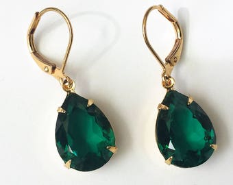Beautiful Emerald Crystal Earrings, Emerald Teardrop Earrings, Bridesmaids Gifts, Green Drop Earrings, Jewelry Gifts, Gifts for Her