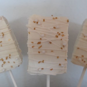 White Chocolate Covered Rice Krispie Pops/1 dozen/Class Room Treats/Teacher&#39;s Gift/Dessert/Birthday Party/Rice Krispie Treat/Wedding Favors