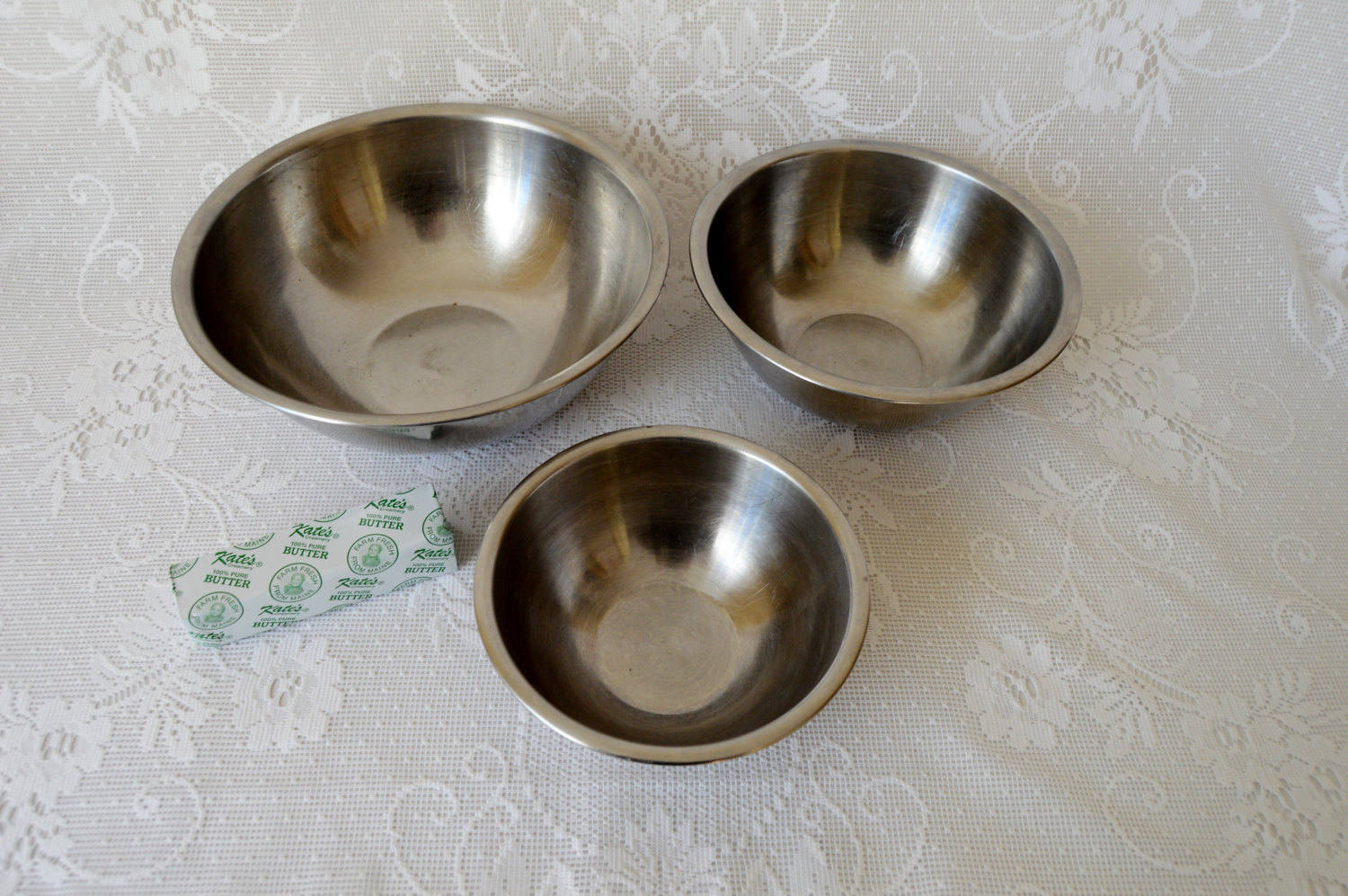 Set of 5 Vintage Stainless Steel Nesting Bowls / Mixing Bowls ... Set of 5 Vintage Stainless Steel Nesting Bowls / Mixing Bowls ...