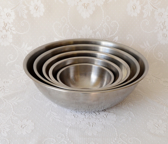 Set of 5 Vintage Stainless Steel Nesting Bowls / Mixing Bowls ... Set of 5 Vintage Stainless Steel Nesting Bowls / Mixing Bowls ...