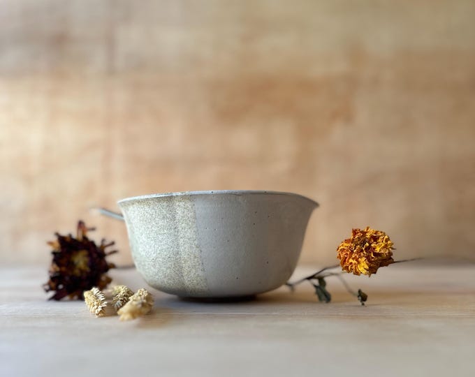 Handmade ceramic mixing bowl, mixing bowl, small mixing bowl, handheld mixing bowl, pottery mixing bowl