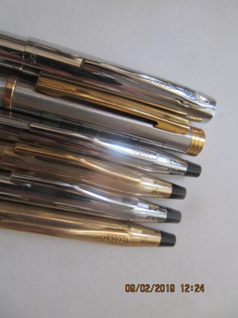 10 lines on pen in english picture