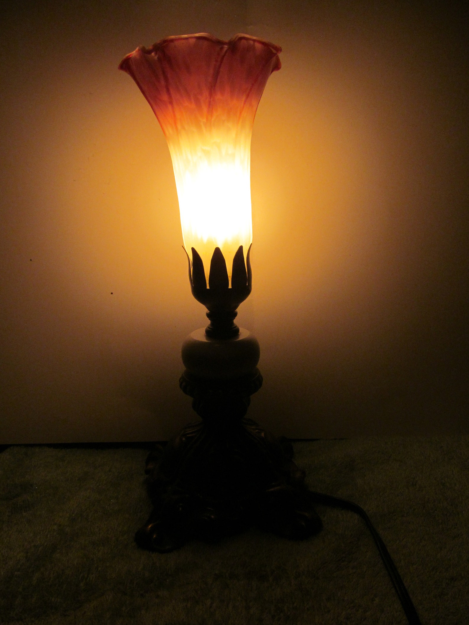 Lily / Tulip Glass Lamp Shade / Table Lamp / Lily Lamp / Glass Etsy