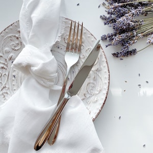 Wedding Napkins / Elegant White Cotton Wedding Napkins / Cloth Dinner Napkins for Wedding Table Decor / Housewarming and Hostess Gift Idea