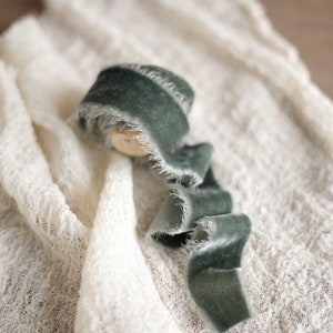 Green Velvet Ribbon – Hand Dyed Silk Velvet Ribbon in Sage Green, Perfect for Wedding Invitations, Styling, Bouquets, Gift Wrapping