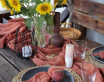 DOUBLE GAUZE table runner in CANYON clay colour/Thick gauze fabric with crinkled texture / Gauze napkins in same cloth and color