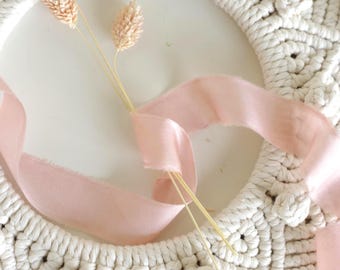 Ruban de soie rose poudré, ruban de mariage teint à la main 3 yd, ruban de bouquet de mariée, ruban de soie bord brut pour faire-parts et emballage cadeau