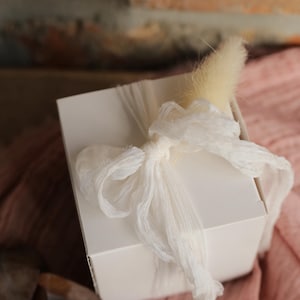 Nastro di seta tinto a mano color avorio – Nastro di seta stropicciato con bordi strappati a mano per inviti di nozze, confezioni regalo, decorazioni in bianco sporco