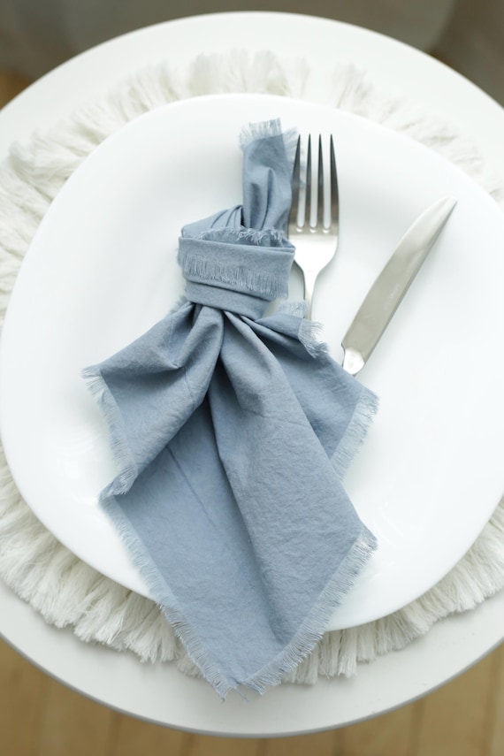 Staubige blaue Baumwollservietten, handgefärbte Stoffservietten, Hochzeit Tischdekoration, blaues Servietten-Set, elegantes Abendessen Servietten, Boho-Hochzeit