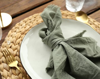 Sage green napkins / Cocktail napkins