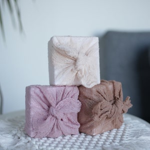 Confezione regalo ecologica / Tessuto Furoshiki tinto a mano / Confezione in tessuto di garza / Prodotto in Ucraina / Confezione regalo semplice riutilizzabile per eventi