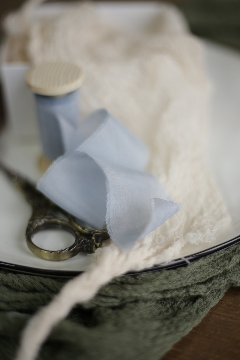 Ruban de soie teint à la main / Ruban bleu clair / Ruban déchiré à la main / Décoration de mariage bleu poudré image 2