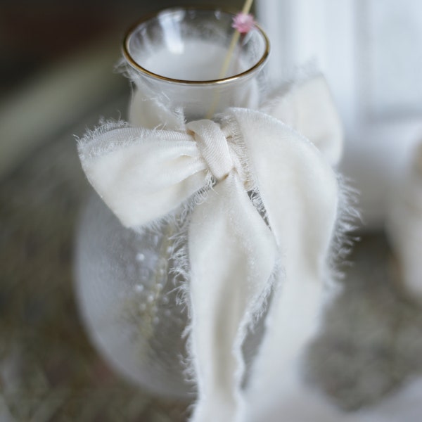 IVORY silk velvet ribbon / Luxury wedding ribbon / Vintage velvet ribbon / Sewing ribbon / Jewelry ribbon / Raw edges ribbon