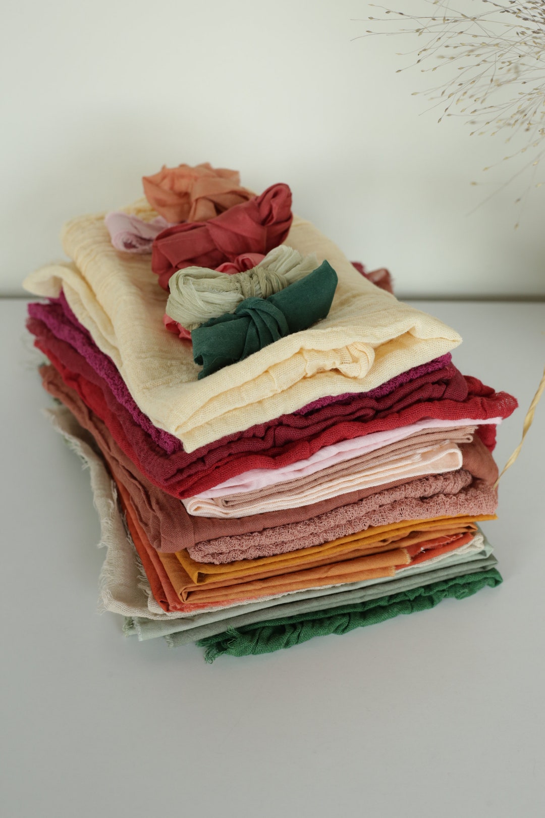 Cotton Fabric Remnants / Hand Dyed Fabric Scraps / Tissu Cotton for