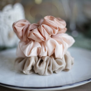Silk scrunchies / Silk hair tie / 1st anniversary gift for girlfriend / Bridesmaid scrunchies / Silk hair elastic / Beige recycled scrunchie