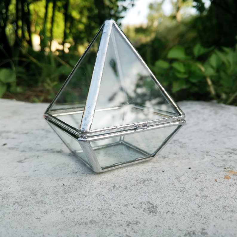 ring glass box