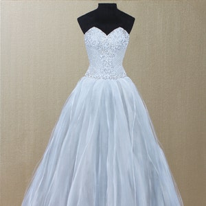 MADE TO ORDER Custom Wedding Dress Painting Choose a Size Free Shipping imagem 3
