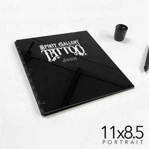 Carpeta de presentación profesional tamaño carta de 11 x 8,5 pulgadas, con orientación vertical, de color negro brillante y bisagras negras