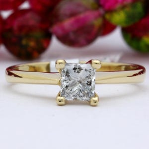 Simply Beautiful 18K Yellow Gold Princess Cut Natural Diamond Solitaire Engagement Ring Size 5.5 Circa 1980s