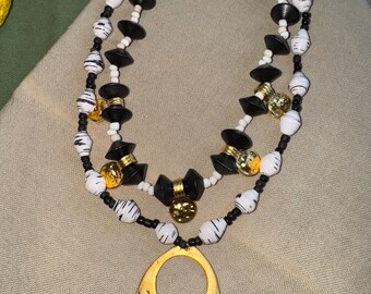 Colar Preto e Dourado