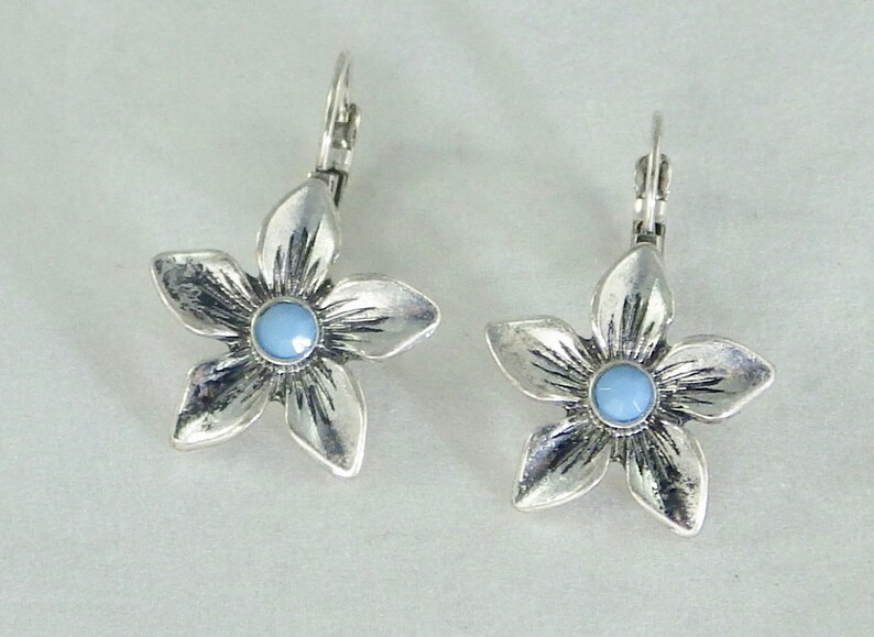 Blue Center Silver Tone Flower Earrings