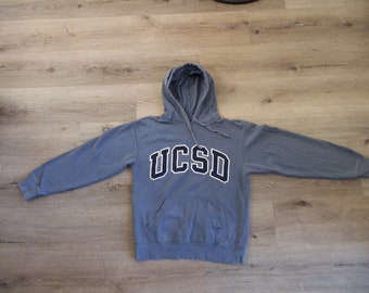 Vintage Sweatshirt UCSD Hoody 1990s 00s University of California San Diego Retro Unique Vintage  Preppy Grunge Distressed Skate Small