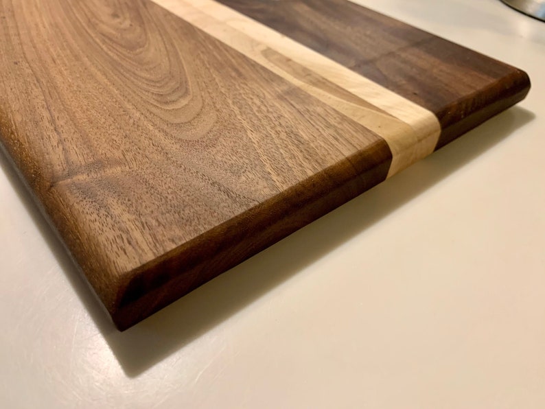 Hand-Made Walnut /& Maple Cutting Board