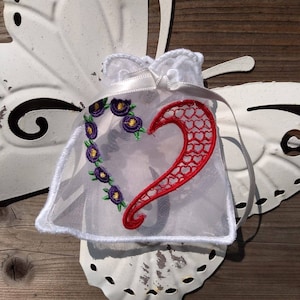 Hearts organza gift bag in the hoop embroidery design 4x4.  ITH no machine sewing-weddings-valentine&#39;s day