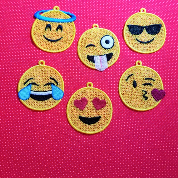 Emoji Freudentränen Stickdatei FSL Anhänger, Taschenanhänger,  Schlüsselanhänger, Lesezeichen, Zipper Pulli
