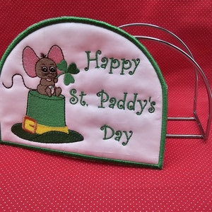 Happy St. Paddy's Day Serviettenhalter Cover Stickmuster. 5x7 im Stickrahmen Design