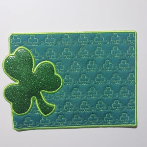 Shamrock Applique Mug Rug Embroidery Design. ITH 5x7 - Quilted and Bean ...