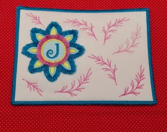 Fringed Flower mug rug embroidery design.  ITH 5x7 - quilted and stem stitch designs