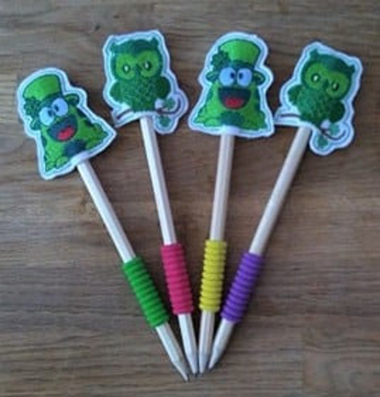 Irish Frog pencil topper embroidery design Frog only fiile. Etsy España