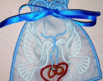 Doves & Rings organza bag in the hoop embroidery design. ITH no machine sewing-weddings