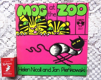 Vintage 1982 Mog At The Zoo illustrations by Jan Pienkowski 1986 Picture Puffin Books reprint 1970's 1980's series witch and her cat owl