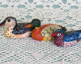 Vintage hand painted duck trio retro beauties earthy home wooden and one plastic