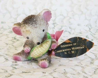 Darling vintage 1950's / 1960's Cambewarra Mountains South Coast NSW souvenir corn munching ceramic bear figurine