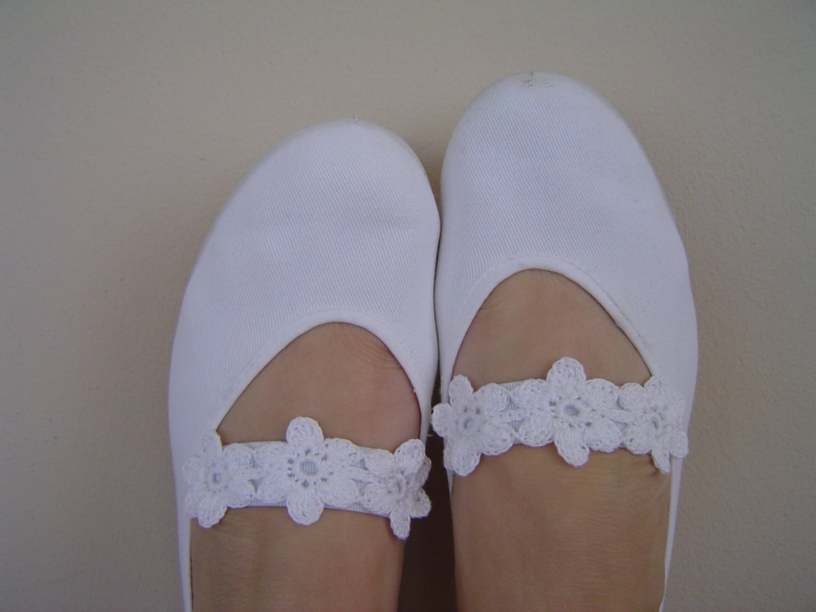 woman summer shoes,girls shoes,mary jane shoes,bridal flats,white cotton romantic shoes,wedding ballet flats,summer dress shoes