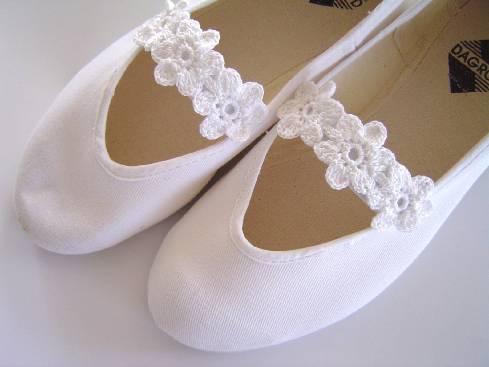 woman summer shoes,girls shoes,mary jane shoes,bridal flats,white cotton romantic shoes,wedding ballet flats,summer dress shoes