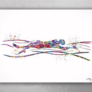 Peut inclure: Une peinture aquarelle colorée d'un nageur en nage libre. Le nageur est représenté dans un éventail de couleurs vives, avec des éclaboussures de rose, de bleu, de vert et de jaune. L'eau est représentée par des lignes et des points fluides.