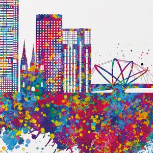 Może przedstawiać: Kolorowy obraz akwarelowy przedstawiający panoramę miasta. Obraz przedstawia wysokie budynki, most i żywą plamę kolor&oacute;w, w tym czerwony, niebieski, ż&oacute;łty i fioletowy. Słowo "CLOSE-UP" znajduje się na dole.