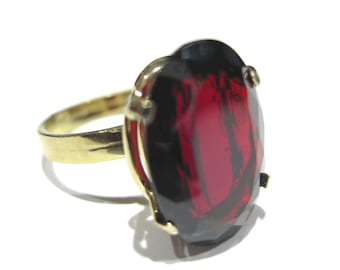 Garnet ring Gold 18 k