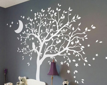 Adesivo murale con albero bianco, gufo, luna e stelle, decorazione per la cameretta dei bambini