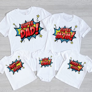 Koszulki urodzinowe dla rodziny z superbohaterami - super mama, super tata, komiksowy pow, tata solenizanta, super solenizant, niebieski czerwony żółty