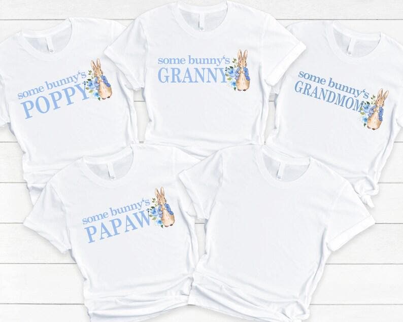 Camisetas familiares de Peter Rabbit para su primer cumpleaños: ¡Un conejito cumple un año!, primer cumpleaños de conejito, mamá, papá, abuela, hermana, baby shower de niño imagen 7