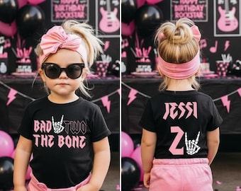 Bad TWO the Bone Geburtstagskind Shirt - Rockmusik Geburtstag, Skelettrock zur Hand, personalisiert, Name Nummer, Pink Girl Rockmusik