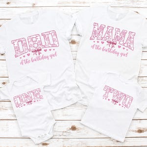 Camisas de aniversário para família Toile de Jouy - estampa chinoiserie, laço rosa coquete, mãe, pai, avó, irmã, 1ª menina de aniversário, 2ª menina de aniversário